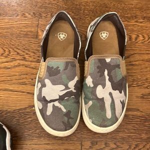 Ariat camo shoes